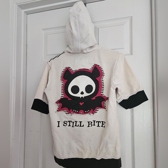 I Still Bite 🦇 Vintage Original Skelanimals T-Hoodie - Picture 4 of 13